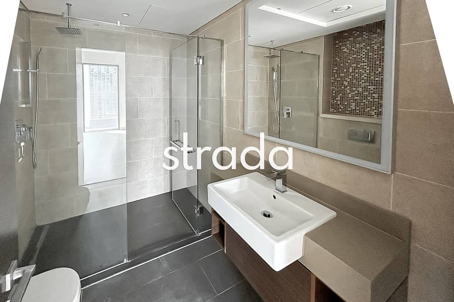 Exclusive | Vacant | Corner layout - Image 11