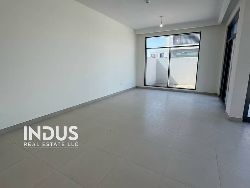 Proper Corner Plot | AMC Contract + Garage Door