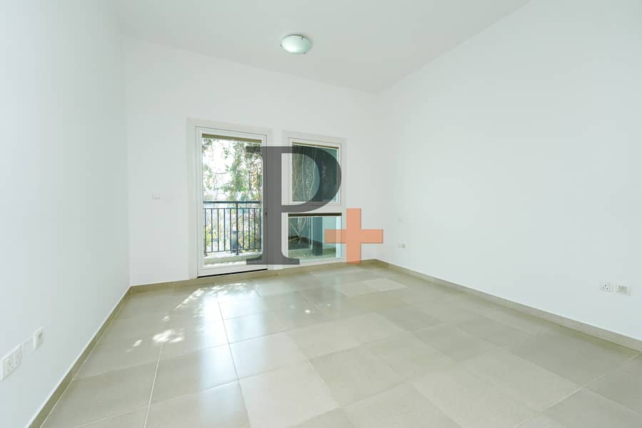 Spacious 5BR+Maids Vacant villa