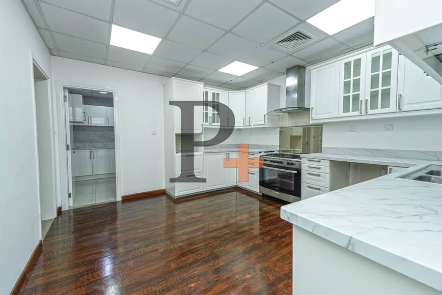 Spacious 5BR+Maids Vacant villa