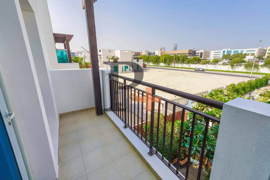 Spacious 5BR+Maids Vacant villa - Image 6