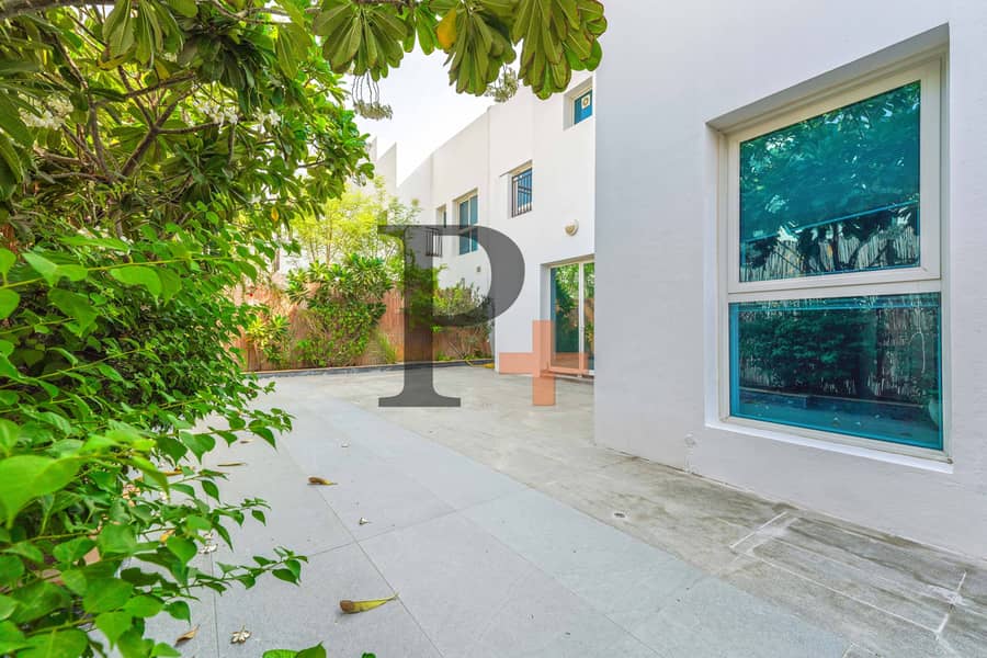 Spacious 5BR+Maids Vacant villa - Image 7