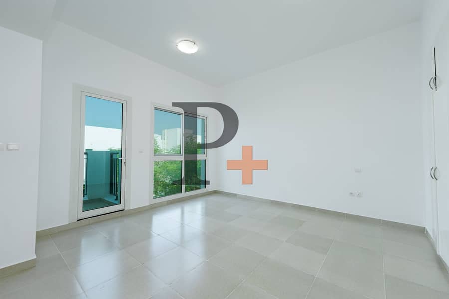 Spacious 5BR+Maids Vacant villa - Image 8