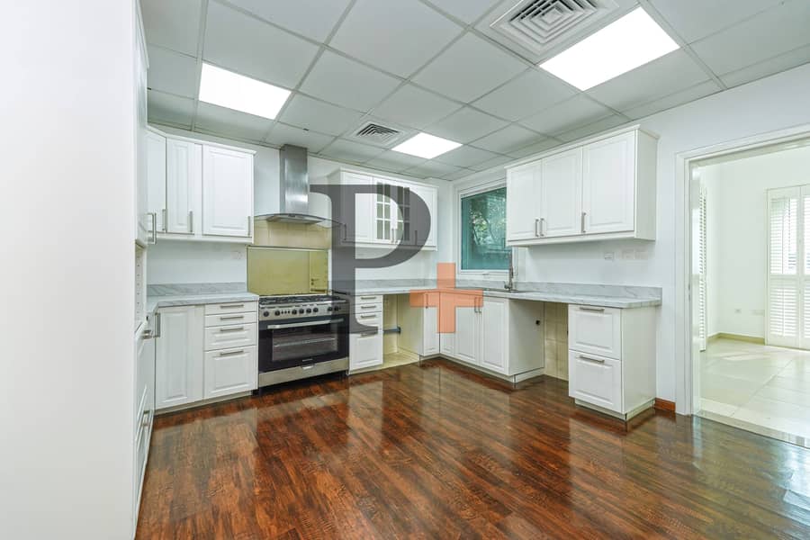 Spacious 5BR+Maids Vacant villa - Image 9