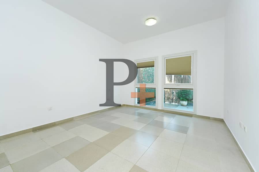 Spacious 5BR+Maids Vacant villa - Image 10