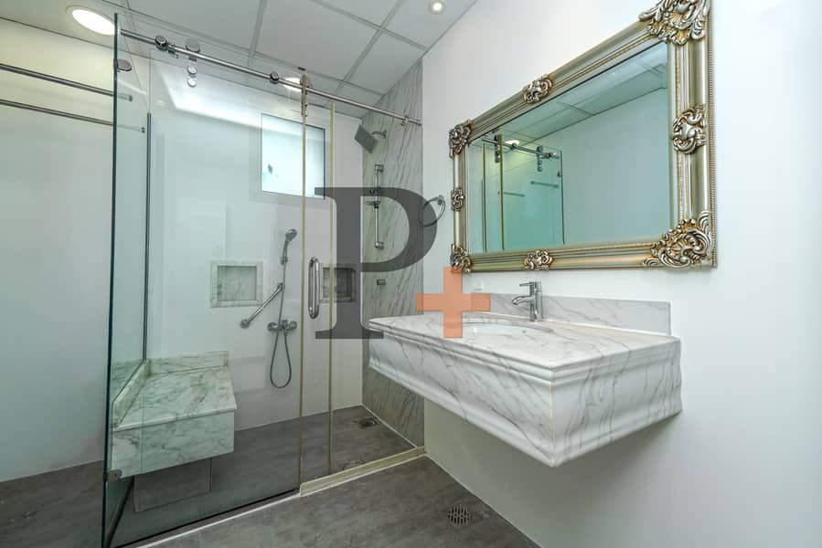 Spacious 5BR+Maids Vacant villa - Image 13