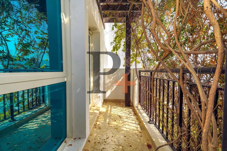 Spacious 5BR+Maids Vacant villa - Image 15