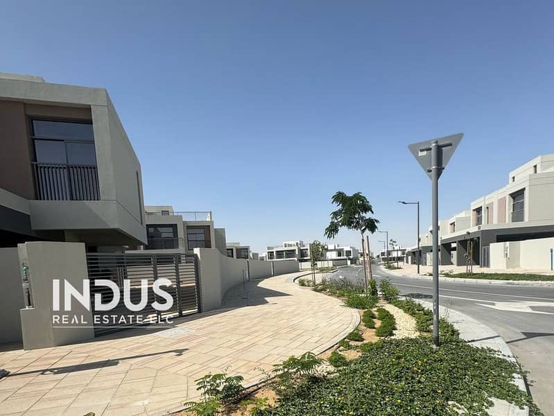 Proper Corner Plot | AMC Contract + Garage Door - Image 23