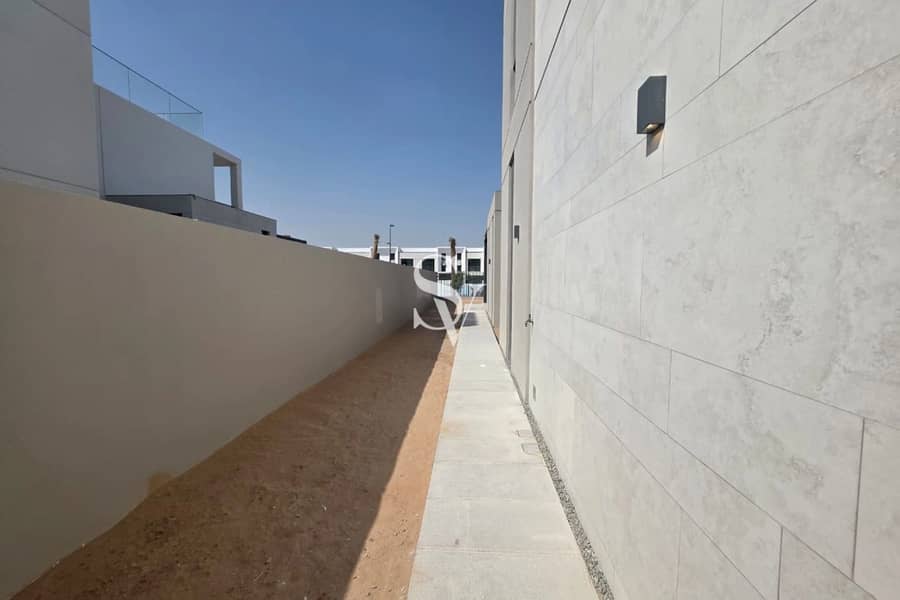 Standalone 4BRVilla | Brand New | Elie Saab Finish - Image 35