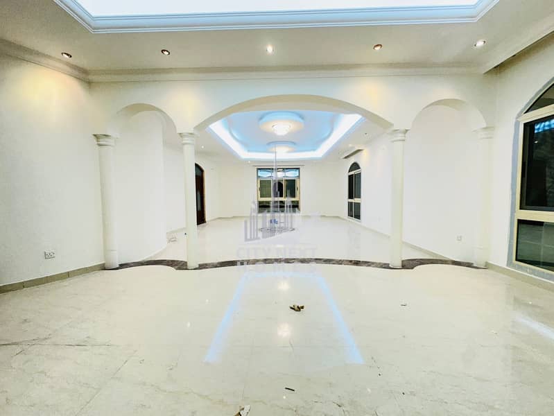 8 Bedrooms / Huge Majlis / Hall / Maid / Driver - Image 6