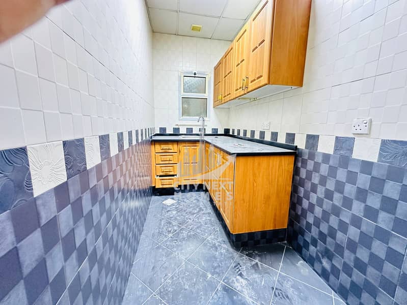 8 Bedrooms / Huge Majlis / Hall / Maid / Driver - Image 9