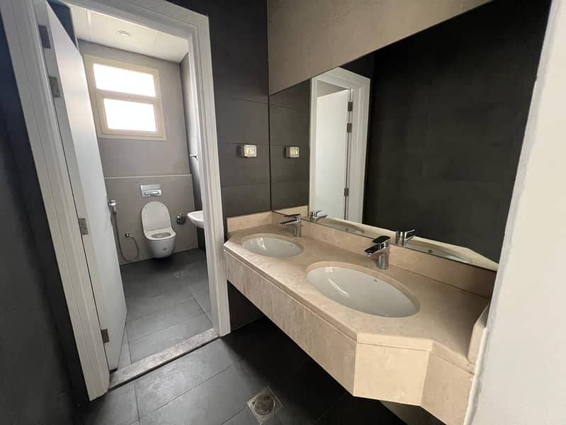 4-BR VILLA | PVT POOL | MAJLIS |GARDEN - Image 14