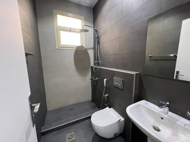 4-BR VILLA | PVT POOL | MAJLIS |GARDEN - Image 16