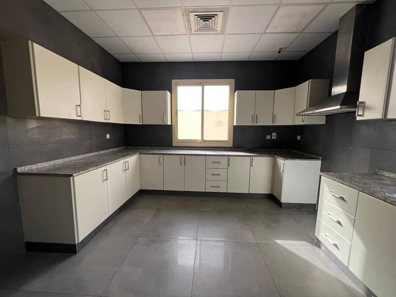 4-BR VILLA | PVT POOL | MAJLIS |GARDEN - Image 18