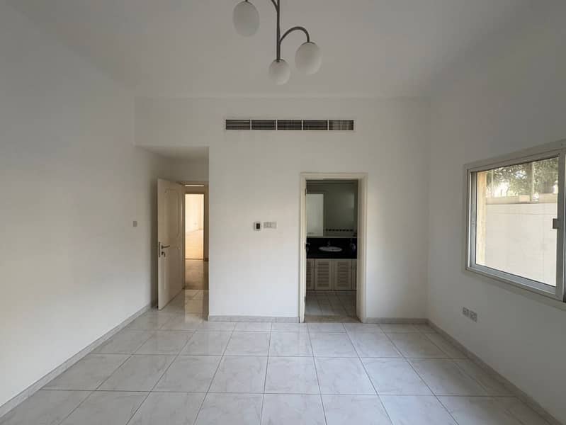 5-BR VILLA FOR RENT | PRIME LOCATION | AL MANARA - Image 9