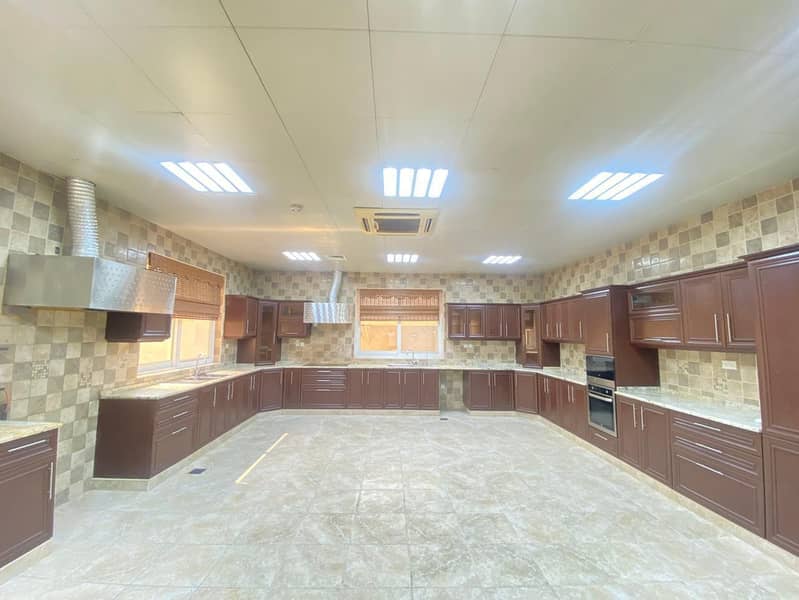 Spacious 5 BR Villa in Al Barsha South 2 - Image 22