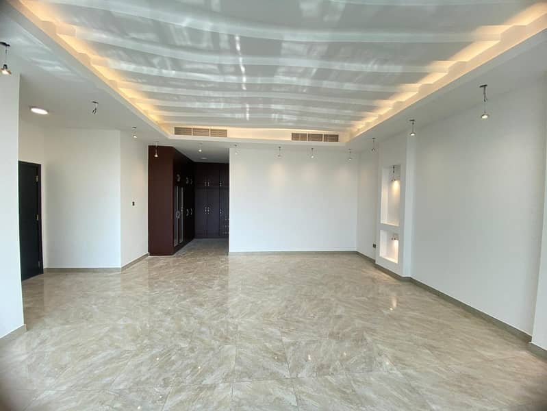 Spacious 5-BR Villa | Pool | Maids |Garden