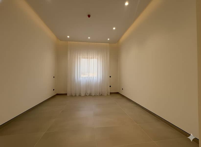 For Rent| 3-BR Villa + Maids Room | Garden