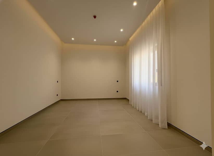 For Rent| 3-BR Villa + Maids Room | Garden