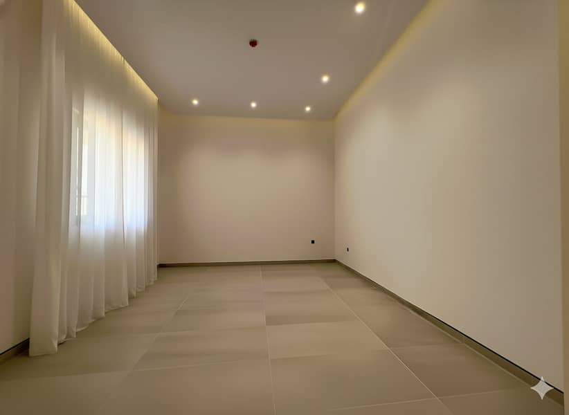 For Rent| 3-BR Villa + Maids Room | Garden