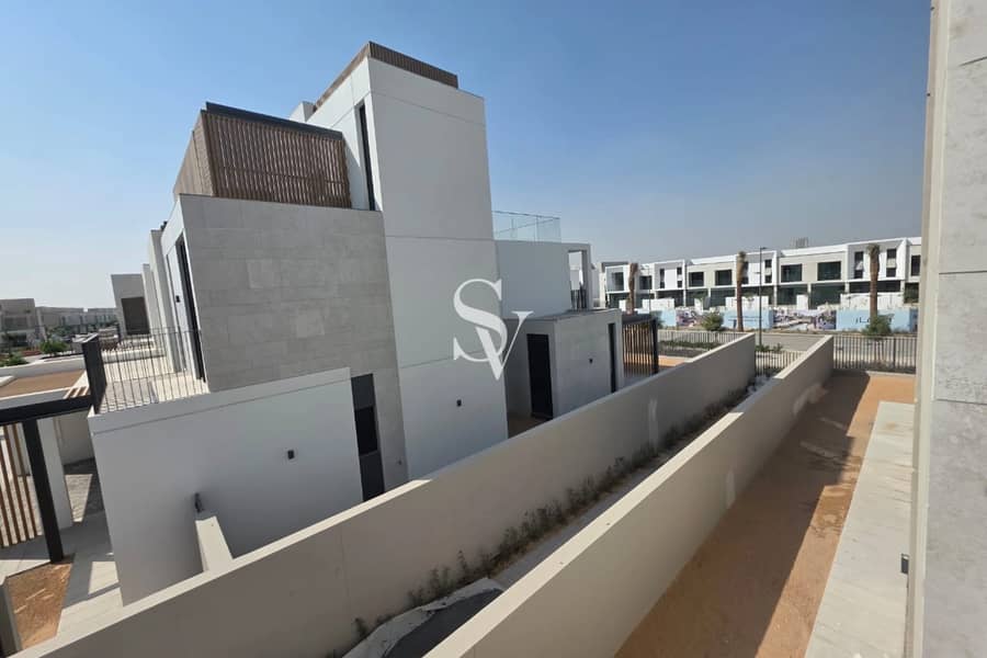 Standalone 4BR Villa-Brand New-Elie Saab Finish - Image 19
