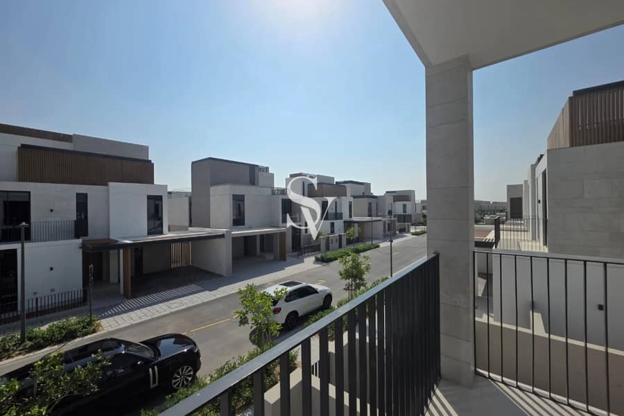 Standalone 4BR Villa-Brand New-Elie Saab Finish - Image 21