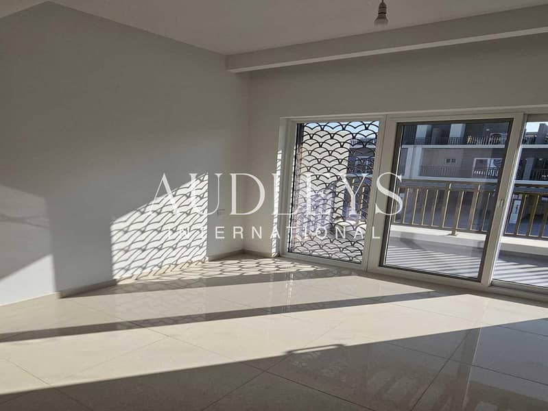 3BR Townhouse | Private Garden | Brand New