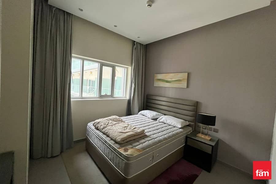 Vacant | Bright Unit | Fully furnished