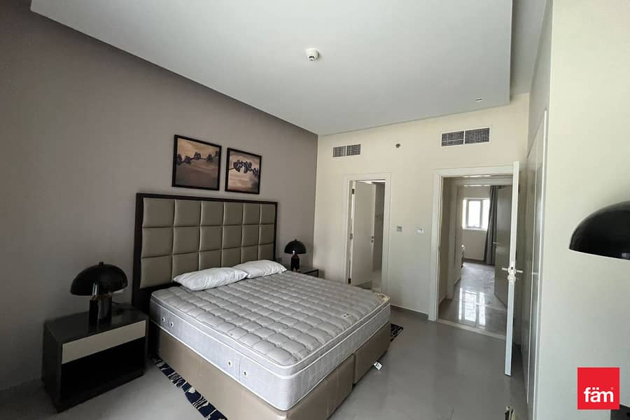 Vacant | Bright Unit | Fully furnished - Image 8