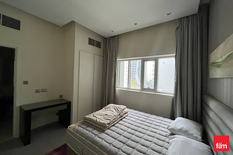 Vacant | Bright Unit | Fully furnished - Image 9