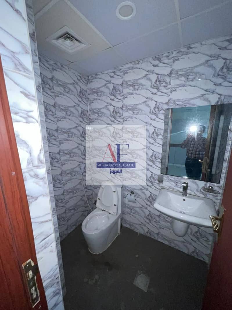 Elegant 1 BR | Fully Renovated | Prime Location - Image 9