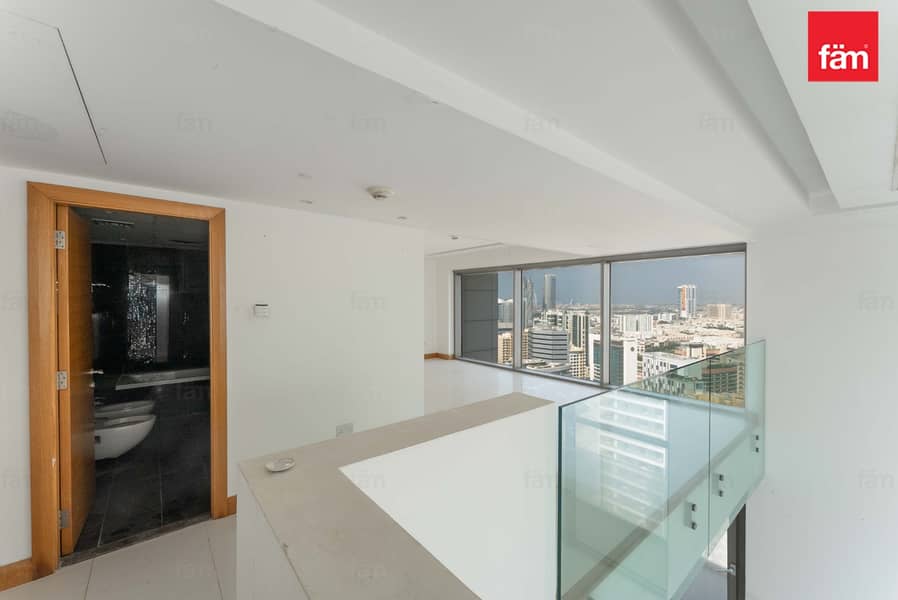 Spacious apt, Burj Khalifa view, near metro! - Image 10
