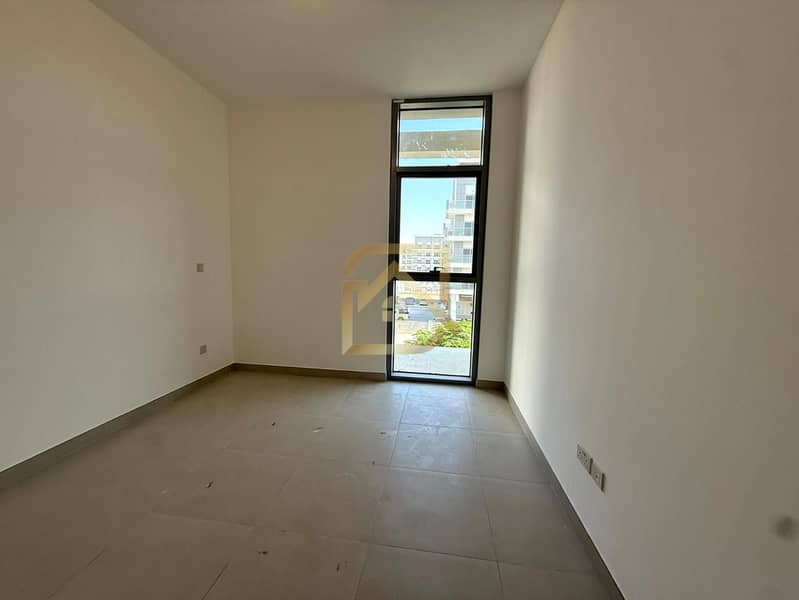 Stylish Residence | Peaceful Community | 4 chqs