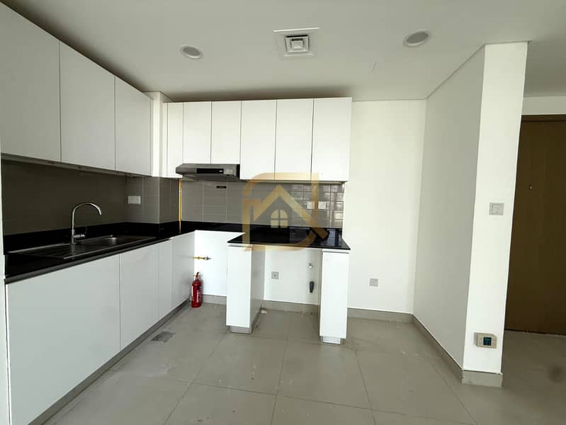 Stylish Residence | Peaceful Community | 4 chqs - Image 12