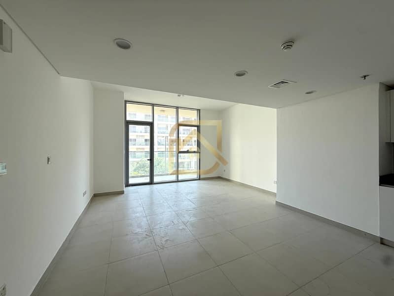 Stylish Residence | Peaceful Community | 4 chqs - Image 15