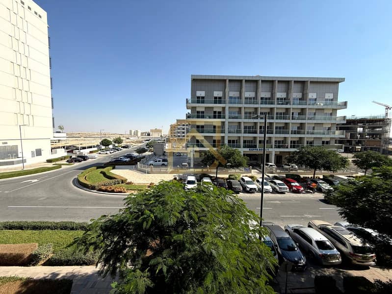 Stylish Residence | Peaceful Community | 4 chqs - Image 27