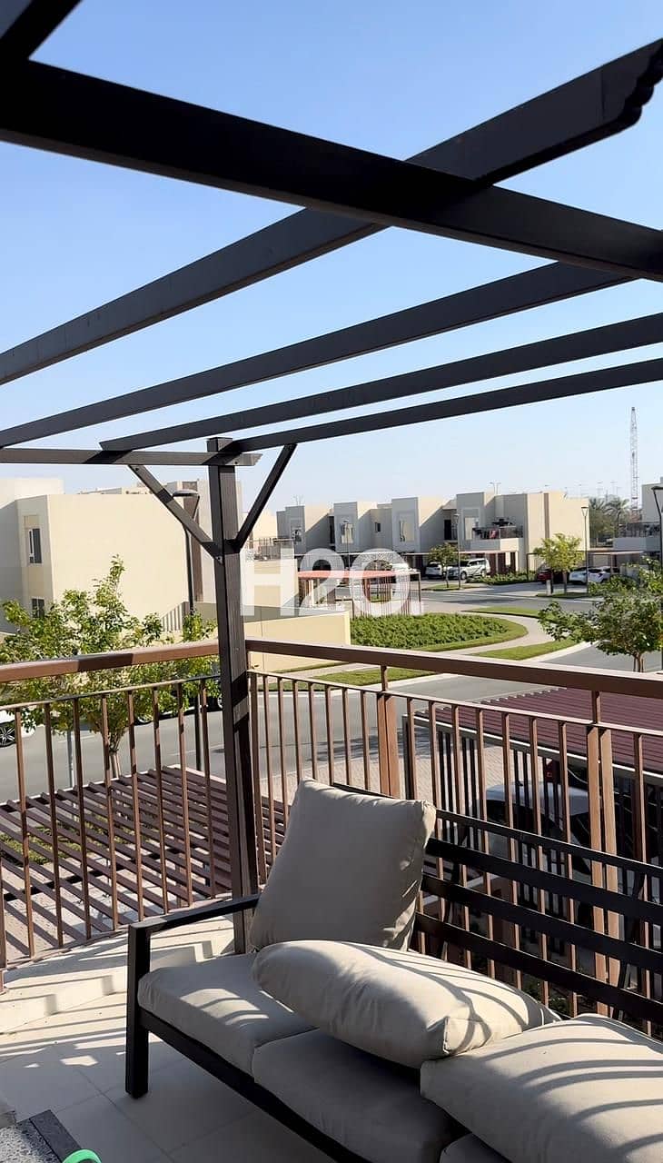 SINGLE ROW | GREENERY COMMUNITY | FRONT TERRACE