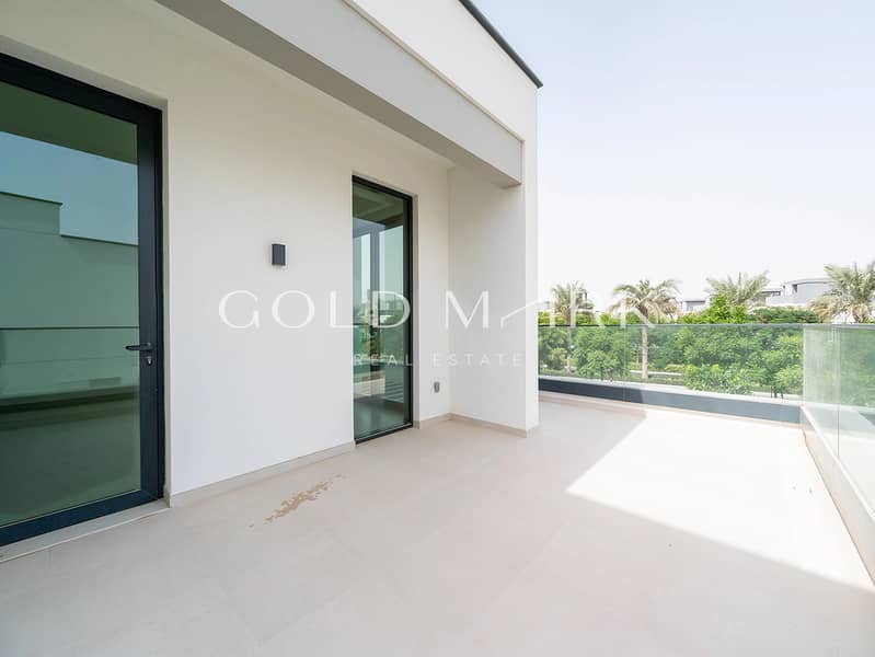 Large Plot | Near to Amenities | Multiple Options