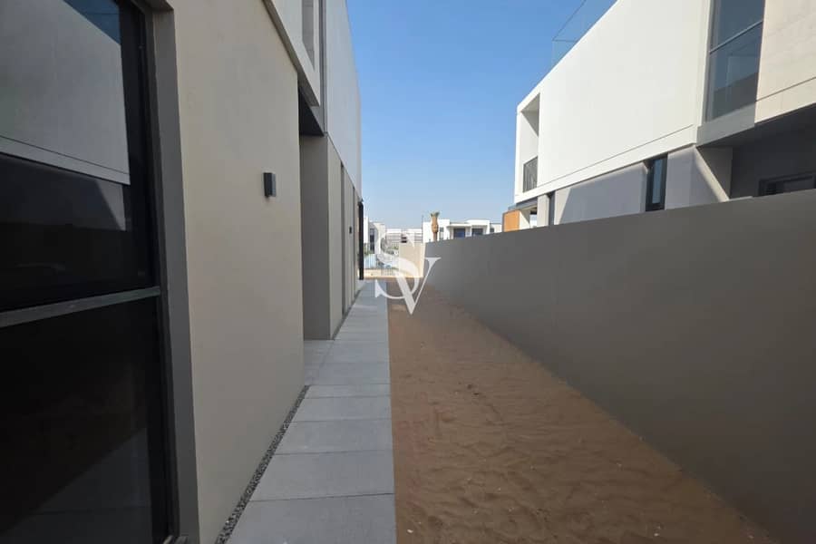 Standalone 4BR Villa-Brand New-Elie Saab Finish - Image 33