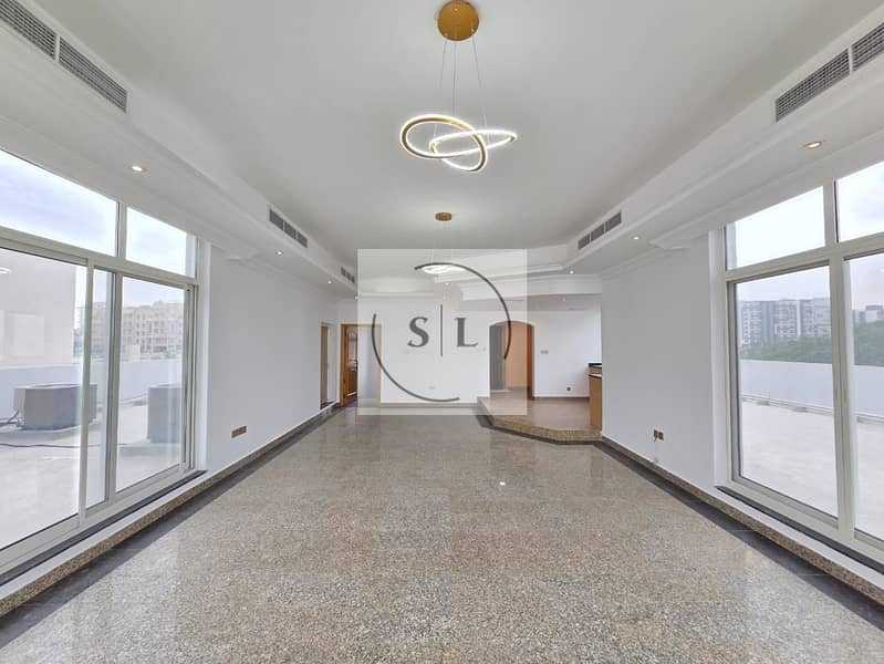 Spacious 5BR Villa + Maid | Private Garage & Garden - Image 17