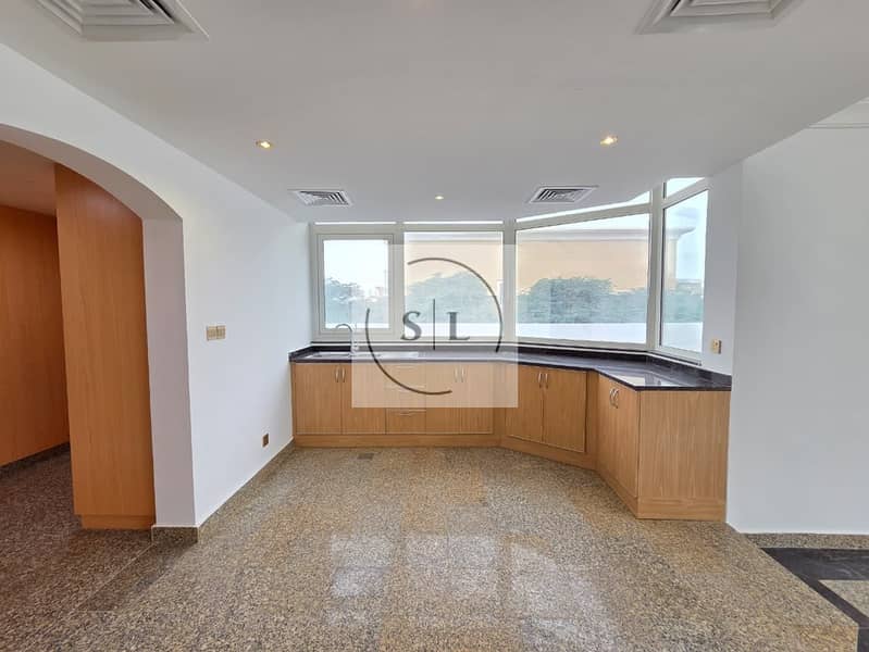 Spacious 5BR Villa + Maid | Private Garage & Garden - Image 19