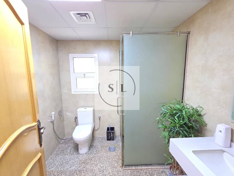 Spacious 5BR Villa + Maid | Private Garage & Garden - Image 23