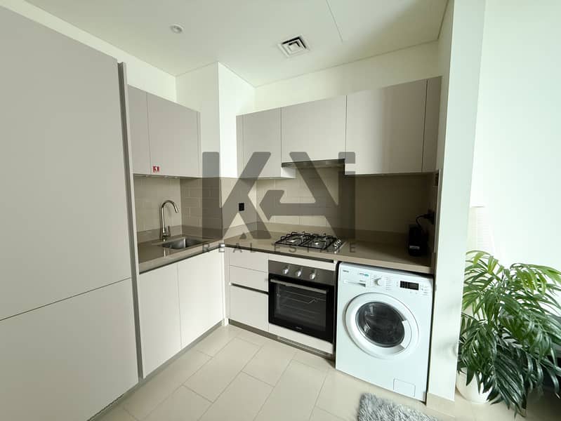 Pool View | Priced to Sell | Vacant - Image 7