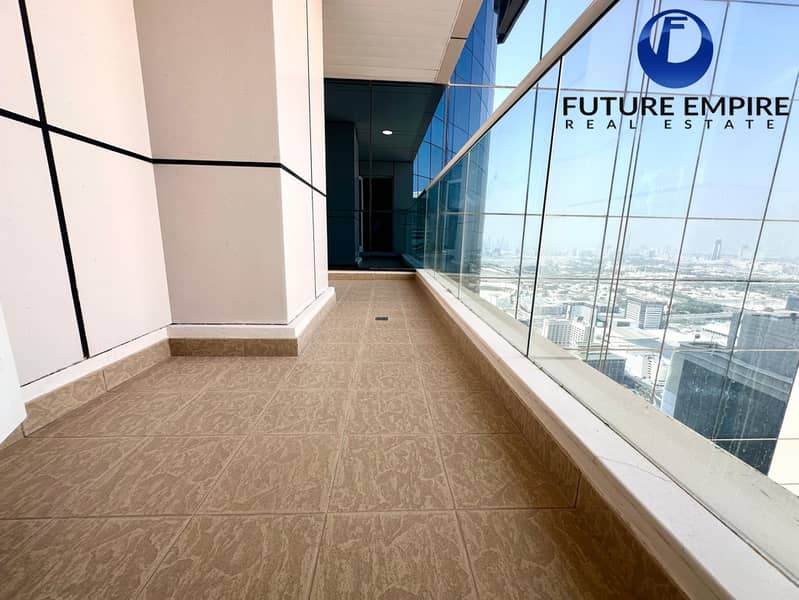 Spacious 2BHK | Near Metro | Ready to Book | Laundry Room