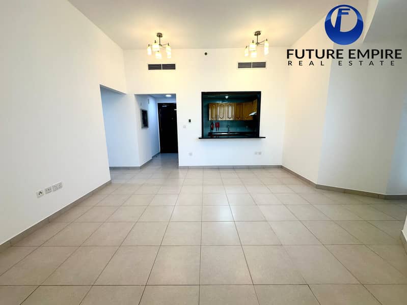 Spacious 2BHK | Near Metro | Ready to Book | Laundry Room - Image 7