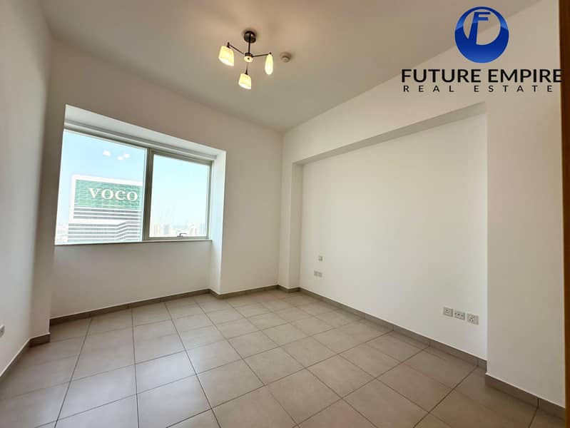 Spacious 2BHK | Near Metro | Ready to Book | Laundry Room - Image 9