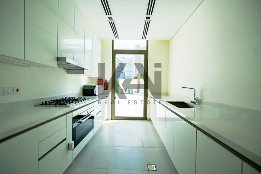 Largest Layout | Premium 4BR Villa | Vacant - Image 11