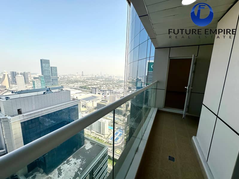 Spacious 2BHK | Near Metro | Ready to Book | Laundry Room - Image 16