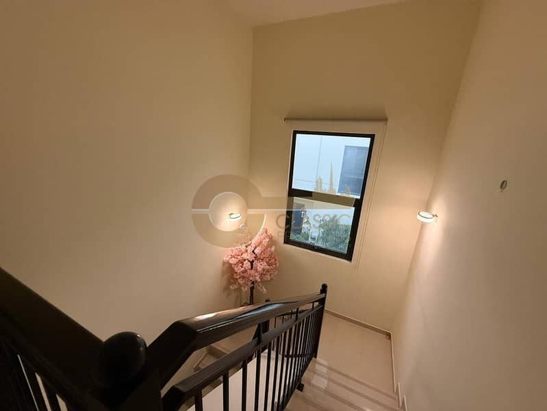 SINGLE ROW | CORNER 3BR | CLOSED KITCHEN | R2EM