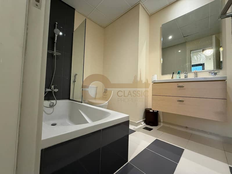 SINGLE ROW | CORNER 3BR | CLOSED KITCHEN | R2EM - Image 12